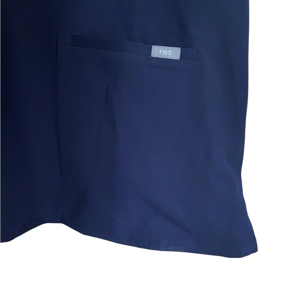 NWT FIGS Casma Three Pocket Navy Scrub Top